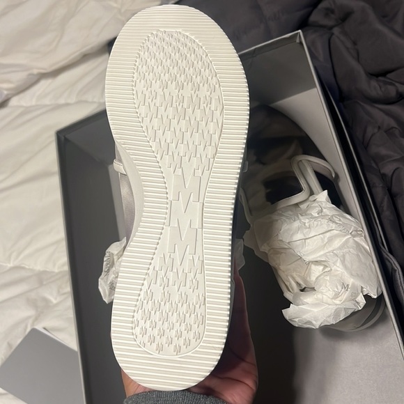 NEW MAX  MARA MM 30 Neutro Gray Floral Sneakers - Picture 6 of 8